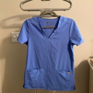 XS Ceil Blue Figs scrub top